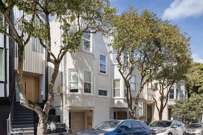 Building Photo - 225 Downey St