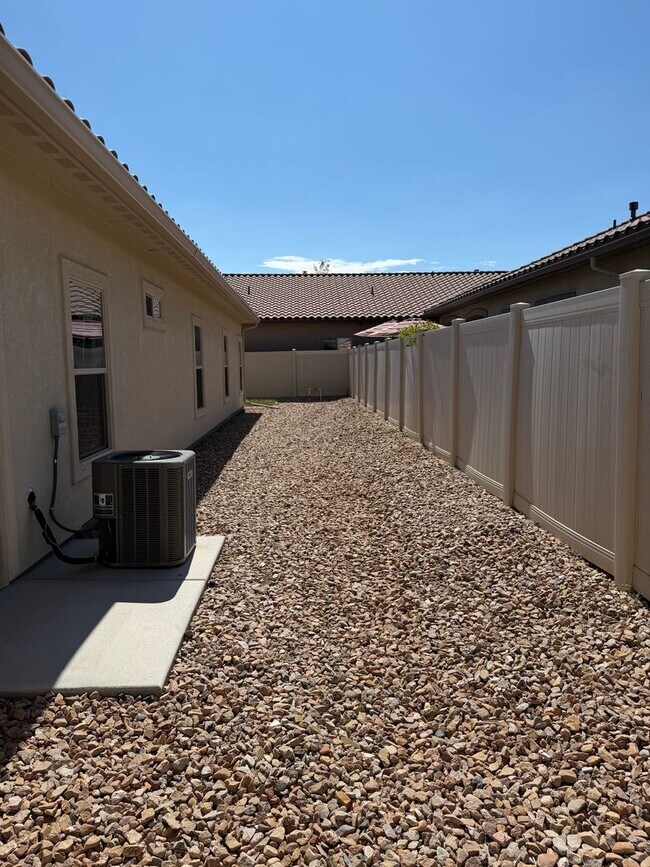 Building Photo - 212 Monitor Mesa Ct