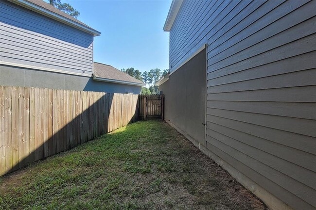 Building Photo - 132 Artesian Way