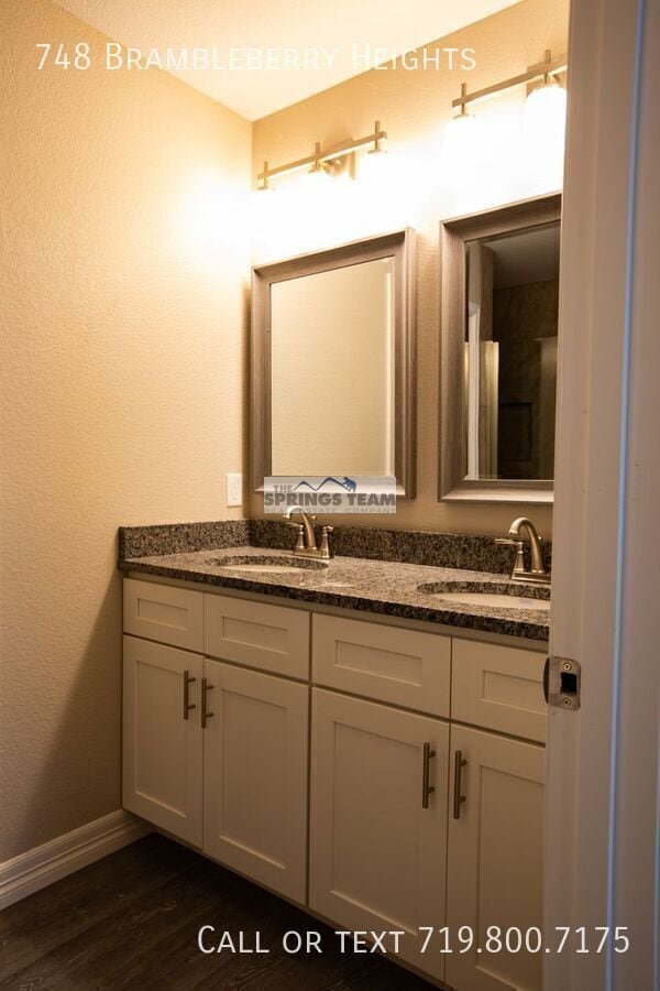 Building Photo - 748 Brambleberry Hts