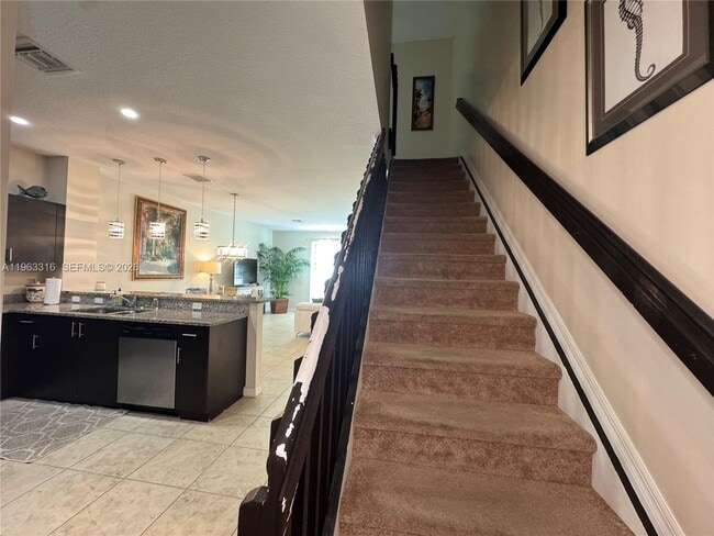 Building Photo - 2333 SE 5th St