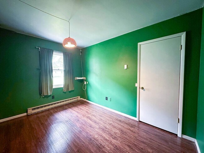 Building Photo - 200 Oakley Dr