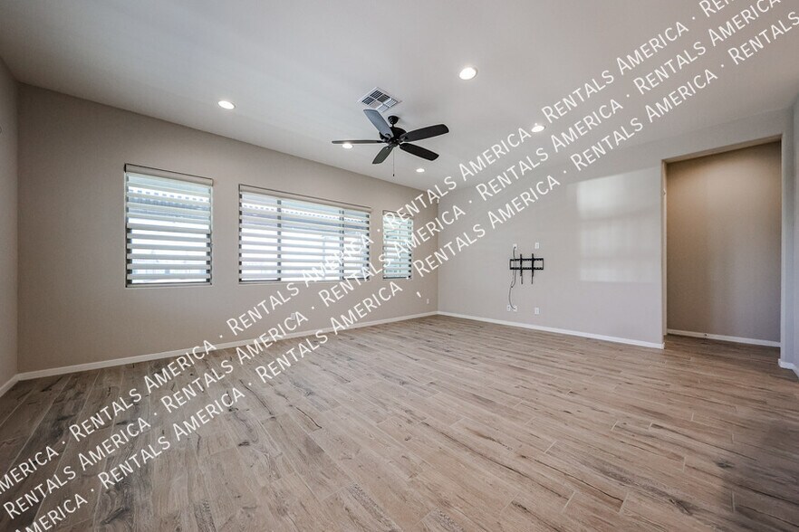 Building Photo - 42085 W Morning Glory Way
