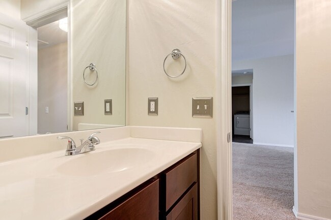 Building Photo - Stunning 3-Bedroom Home in Beautiful Piedmont Community!