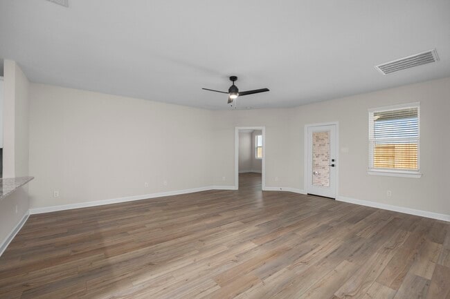 Building Photo - 3210 Banyan Dr