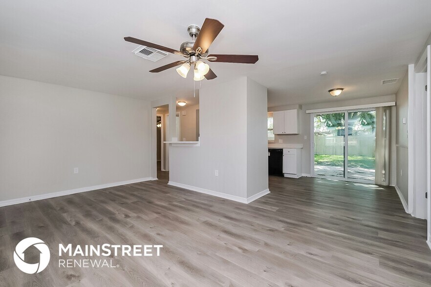 Building Photo - 5040 Valimor Dr