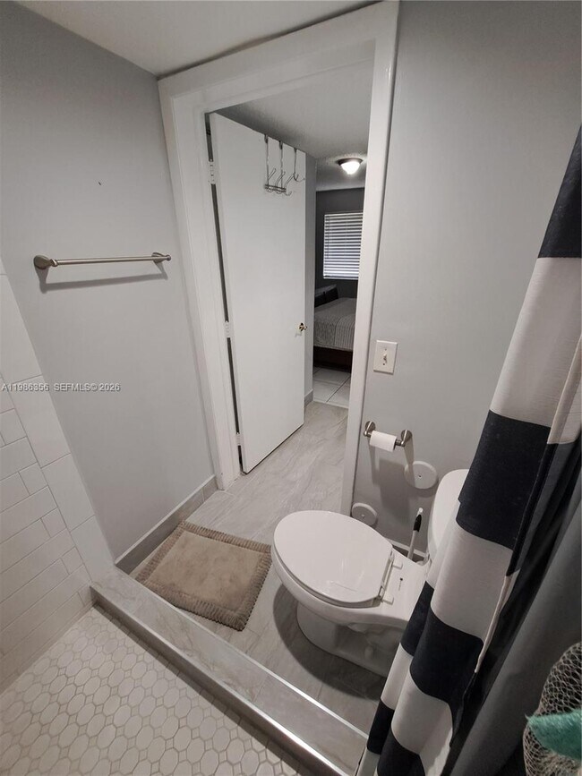 Building Photo - 9708 SW 138th Ave