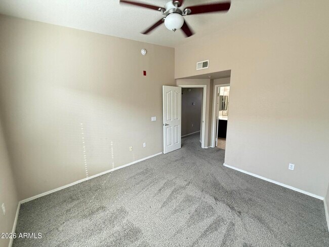 Building Photo - 16825 N 14th St