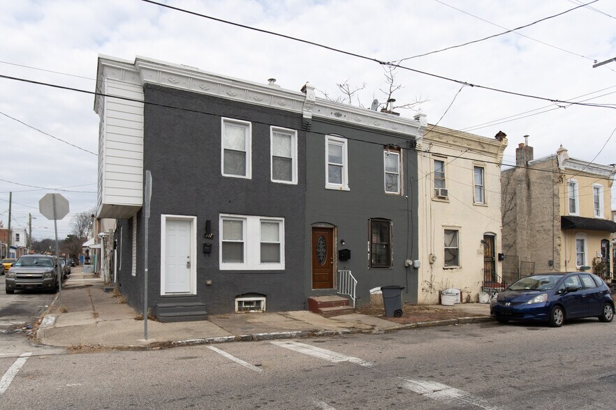 Building Photo - 951 E Locust Ave