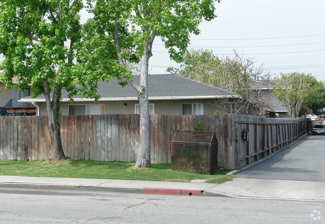 Building Photo - 1965 Wallace Ave