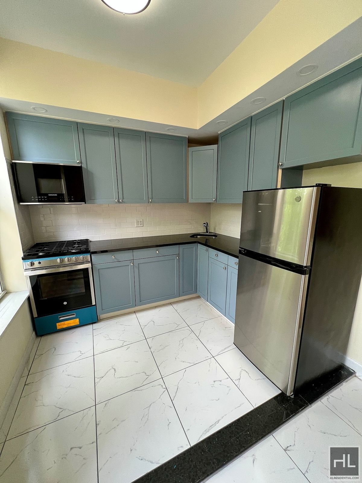 Building Photo - 2BR 1BA Original Layout Renovated 5th Ave Park Slope