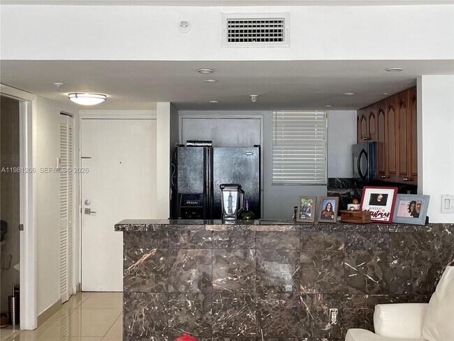 Building Photo - 6820 Indian Creek Dr