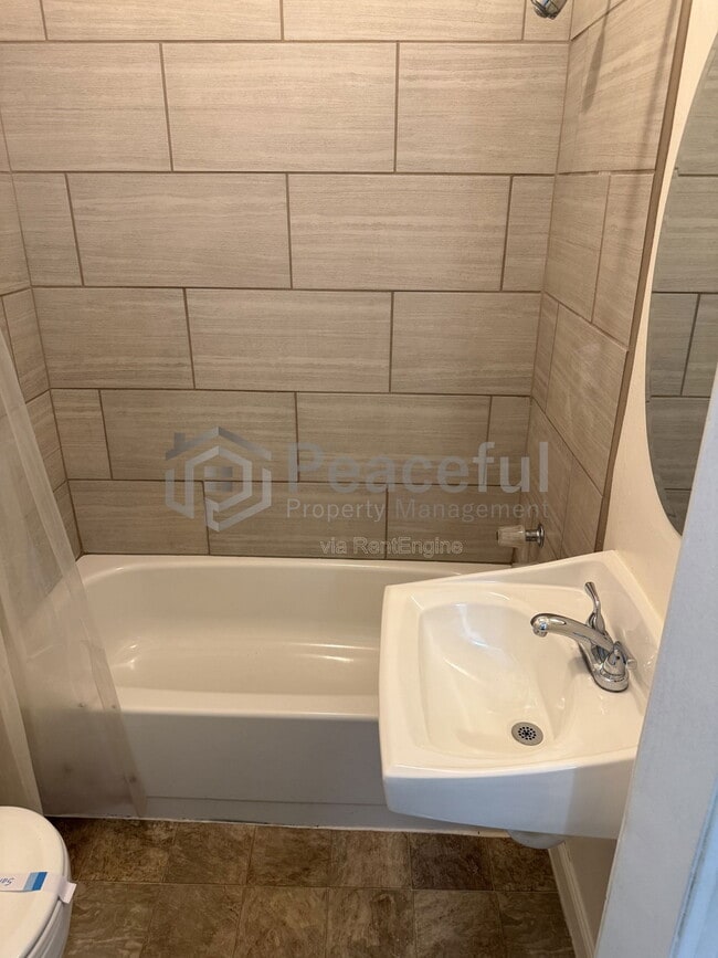 Building Photo - 417 Wall St