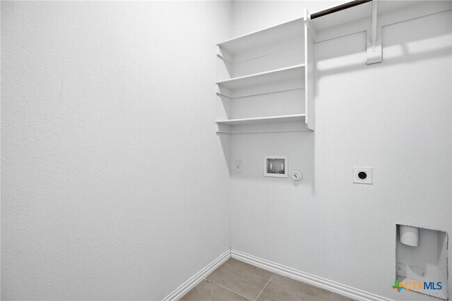 Building Photo - 13720 Jon Ryan Rd