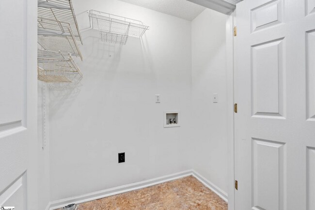 Building Photo - Charming 4/3 Home Downtown Greenville!