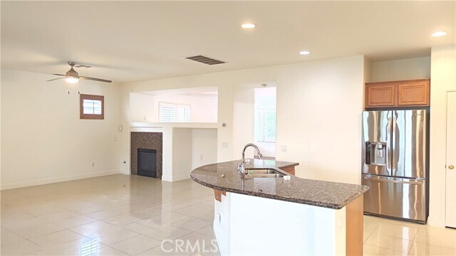 Building Photo - 12554 Desert Springs St