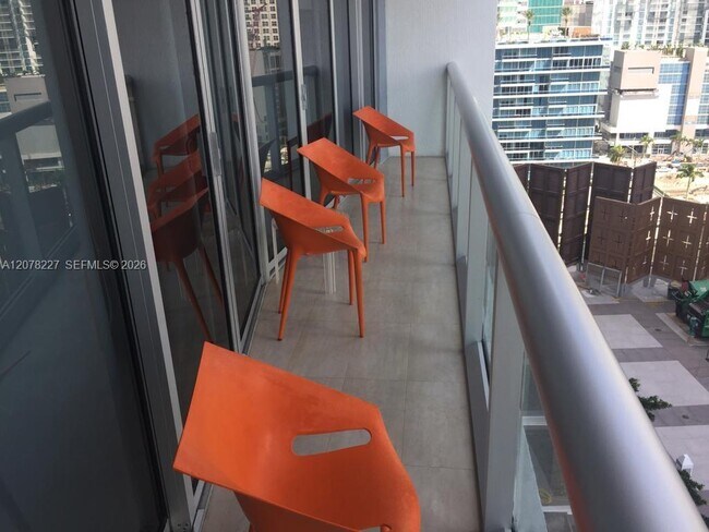 Building Photo - 485 Brickell Ave
