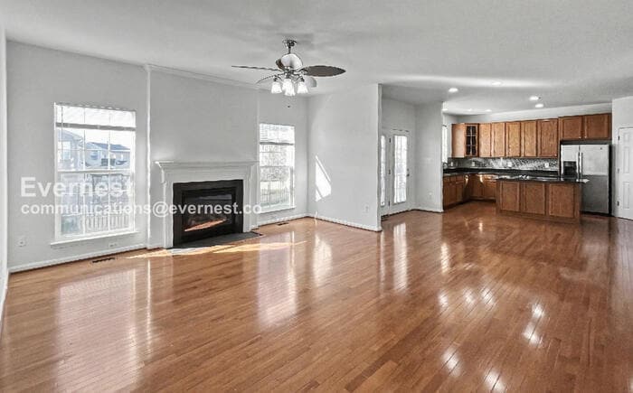 Building Photo - 800 Fairwood Dr