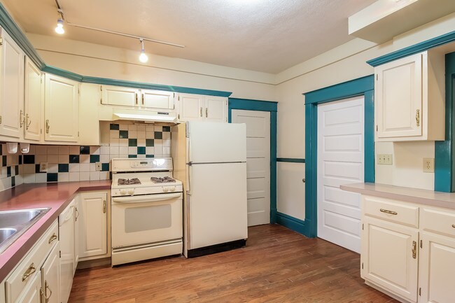 Building Photo - 259 Valley Ave NW