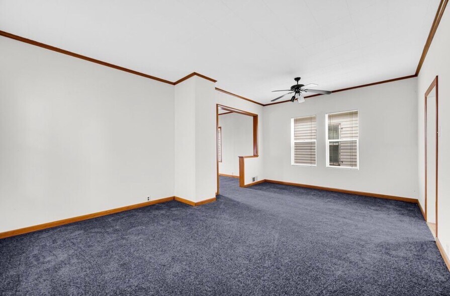 Building Photo - 1003 N Hickory St