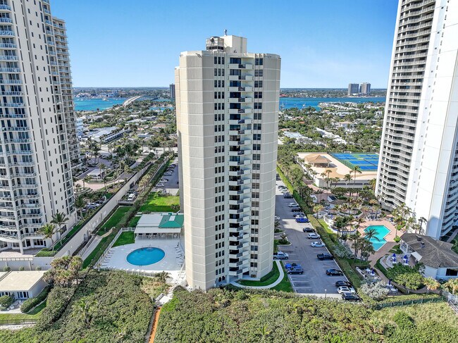 Building Photo - 2800 N Ocean Dr