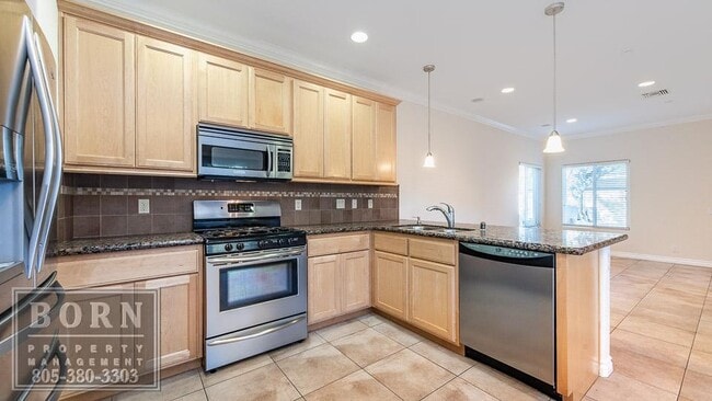 Building Photo - 2741 Los Robles Rd