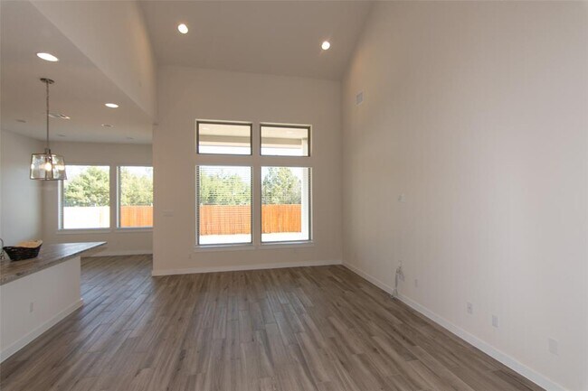 Building Photo - 4513 Post Loop