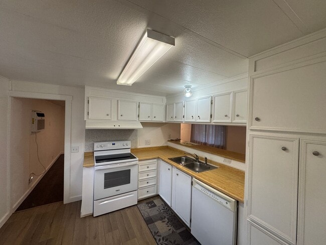 Building Photo - 3701 Gun Club Rd