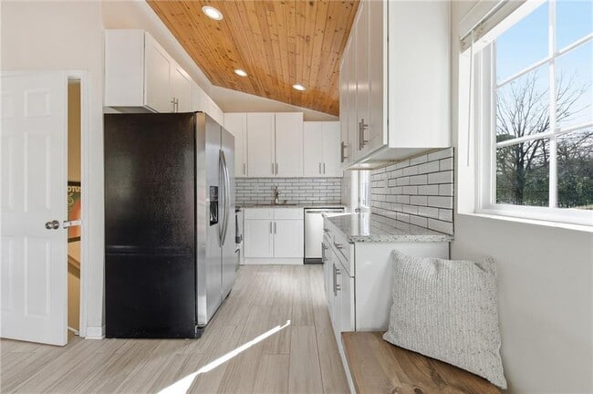 Building Photo - 3112 Dove Way