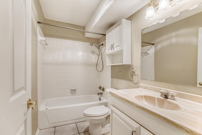 Building Photo - 101 Pine Forest Dr