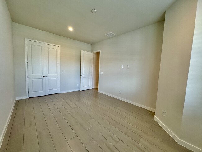 Building Photo - 14716 Kingfisher Lp