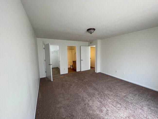 Building Photo - 404 Marigold Cir