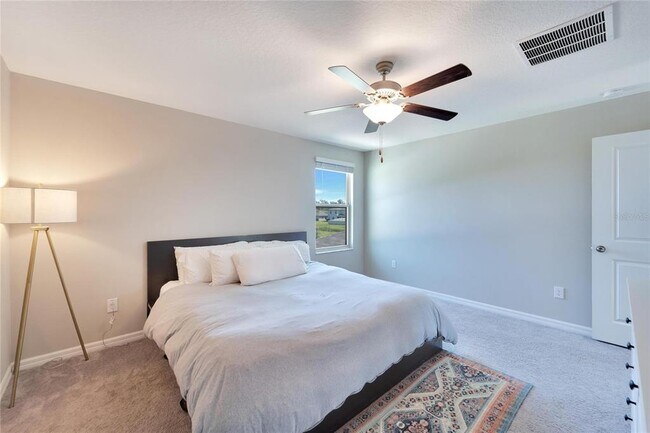 Building Photo - 403 Royal Empress Dr
