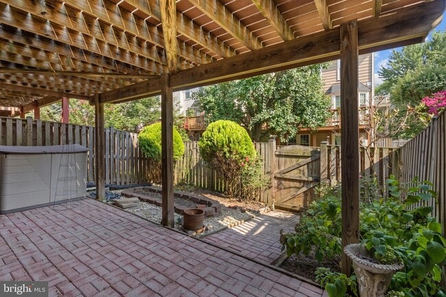 Building Photo - 12797 Dogwood Hills Ln