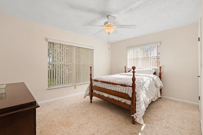 Building Photo - 108 Delvalle St