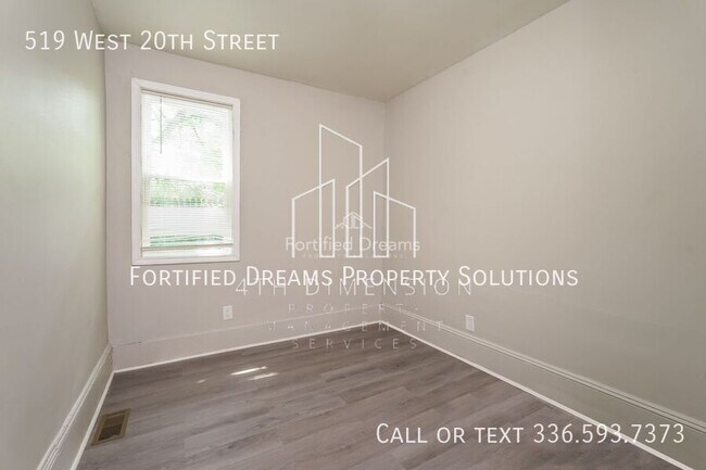 Building Photo - 519 W 20th St