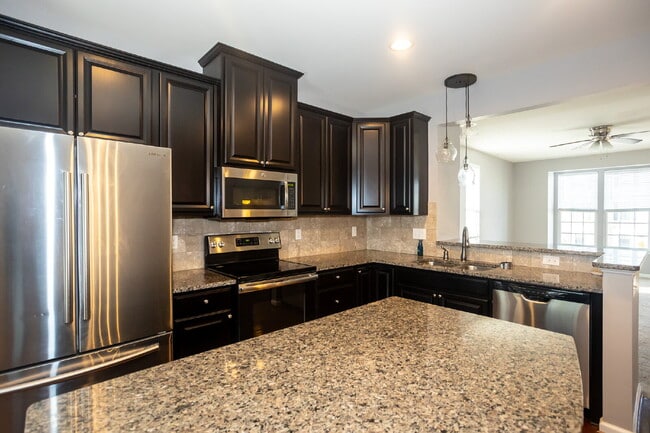 Building Photo - Exceptional 3-bedroom, 2.5-bathroom townhouse in the sought after community of The Villages at Cr...