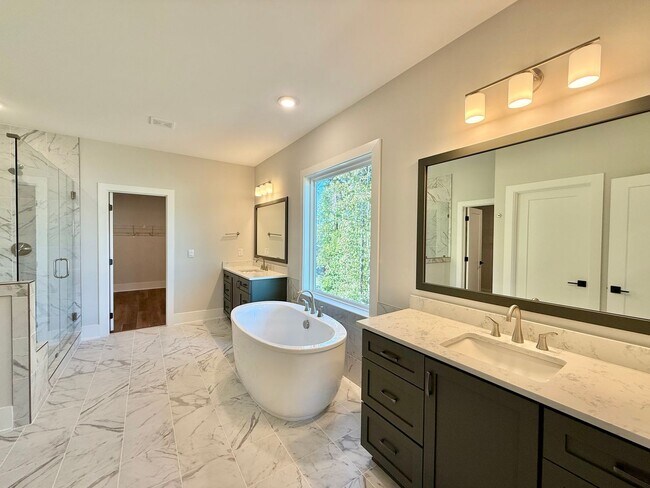 Building Photo - Newly Built 5BD, 4.5BA Knightdale Home wit...