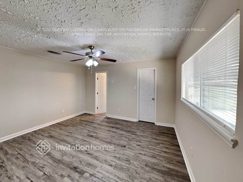 Building Photo - 2622 Broomsedge Dr