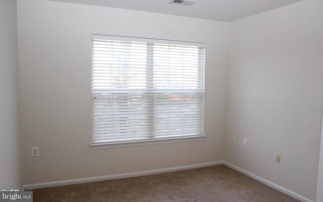 Building Photo - 20962 Albion Ln
