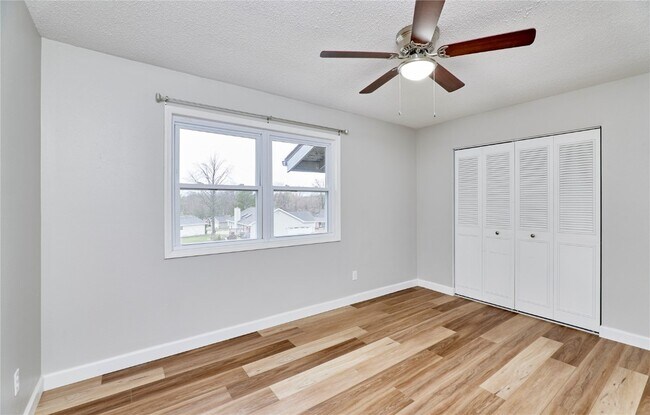 Building Photo - 2402 Savoy Dr