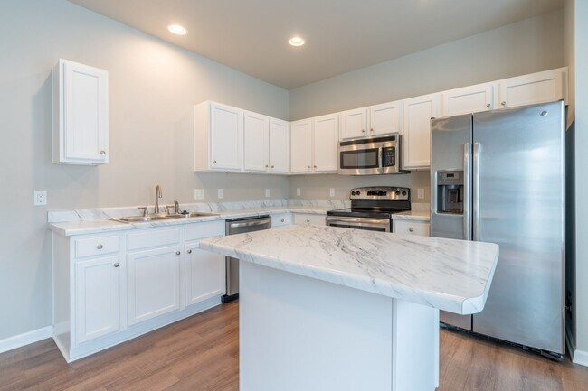 Building Photo - Fantastic Johnston Townhome Rental!