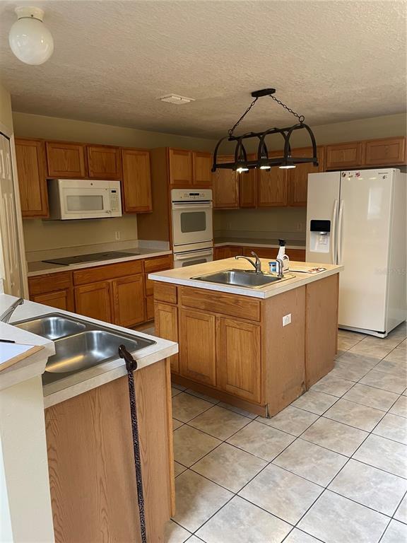Building Photo - 5064 Spanish Oaks Blvd