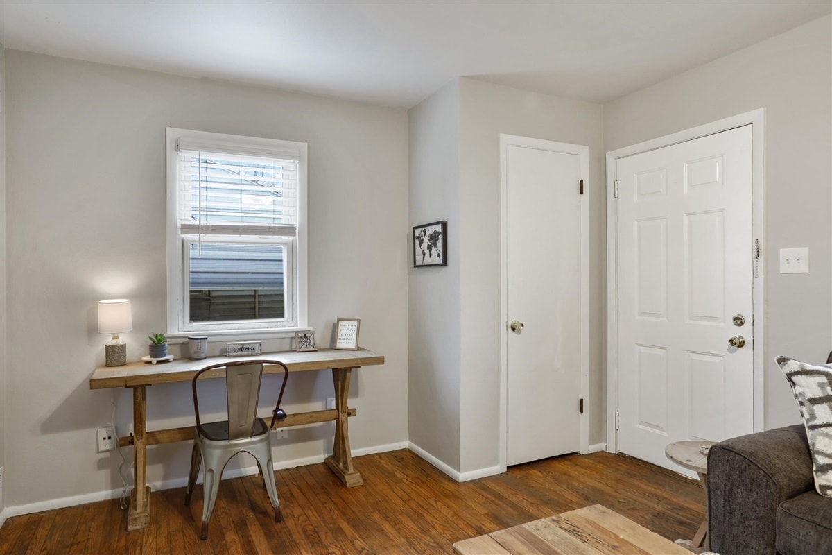 Desk area - 903 N Gregory St