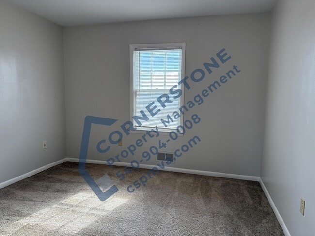 Building Photo - 6500 Carefree Ln