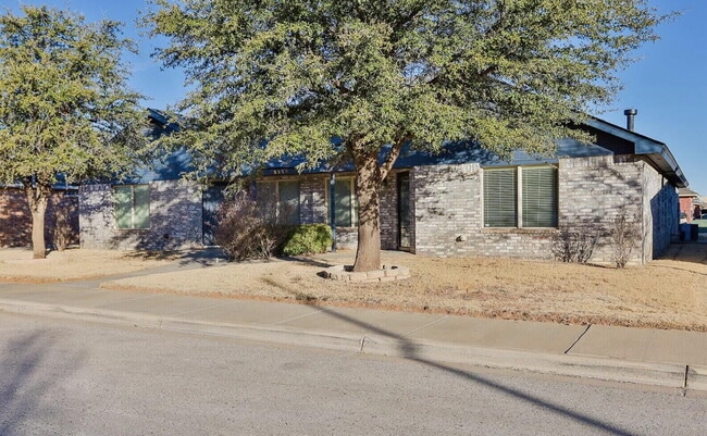 Building Photo - 3114 111th St