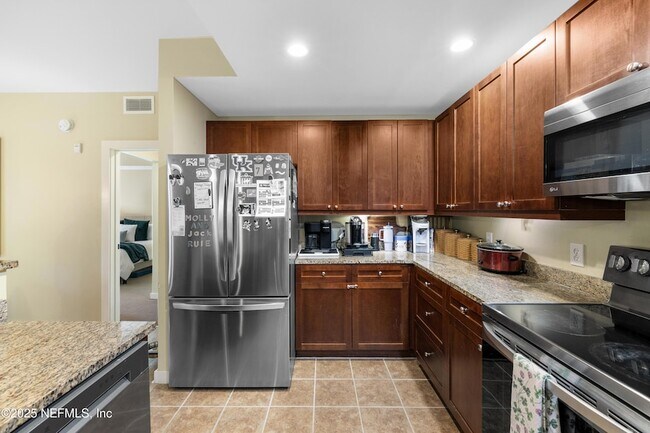 Building Photo - 945 Registry Blvd