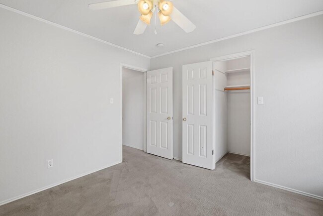 Building Photo - 1401 Thibodeaux Dr