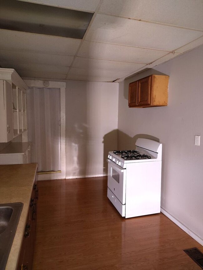Building Photo - 1 Bedroom apartment