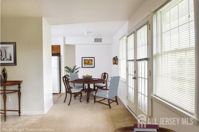 Building Photo - 504 Lakeview Terrace